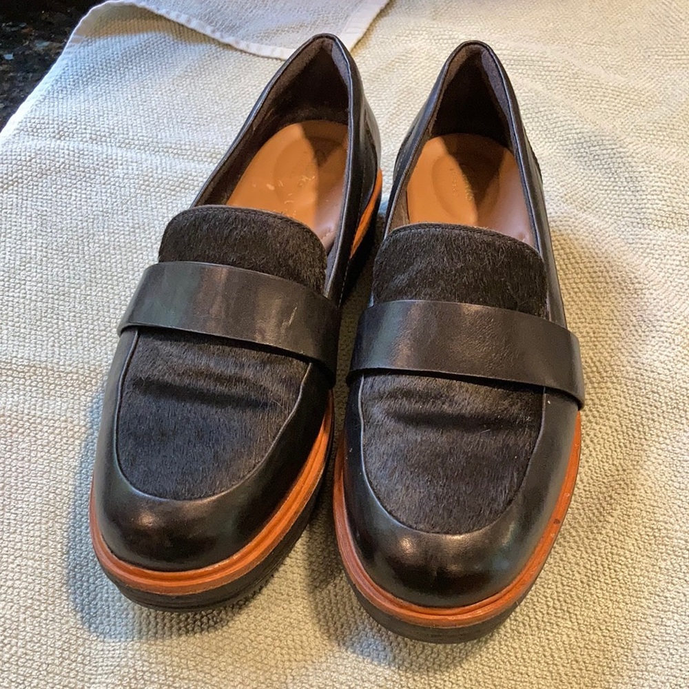 Clarks artisan loafers! Like new!